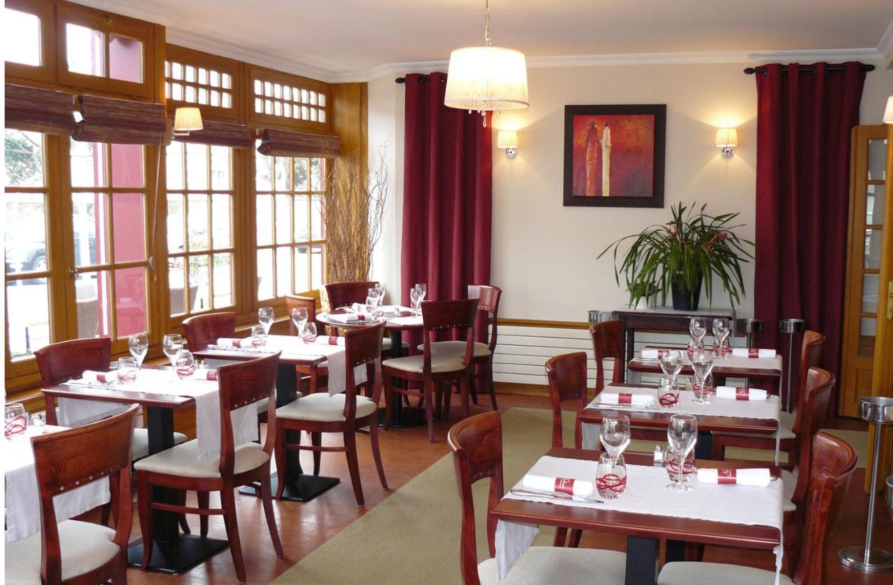 Hôtel-Restaurant Le Normandie Luc-sur-Mer Extérieur photo