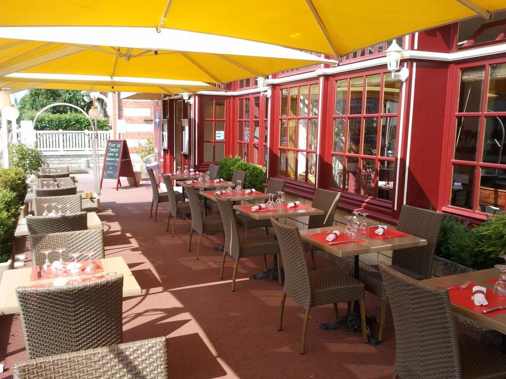 Hôtel-Restaurant Le Normandie Luc-sur-Mer Extérieur photo